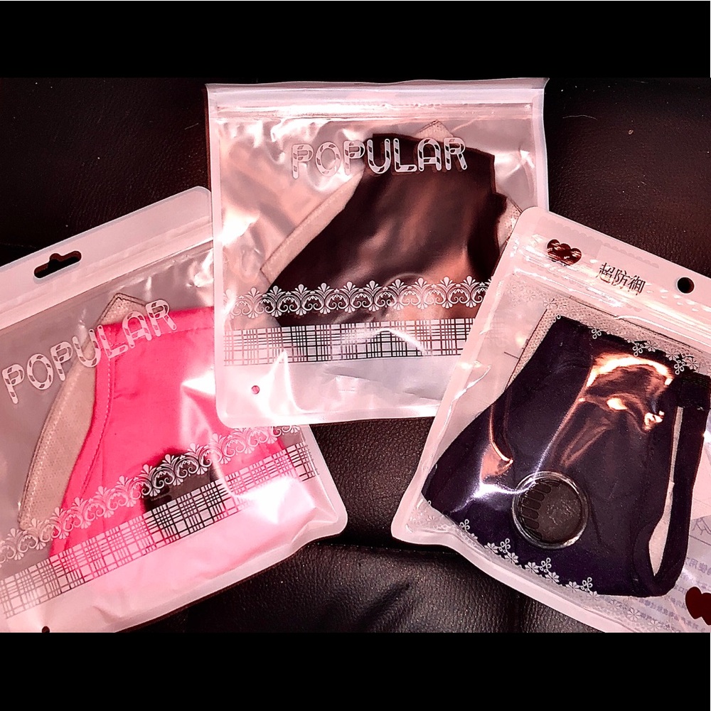 Masks w/ carbon filter insert.